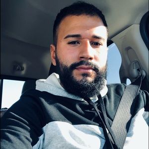 Meet your Posher, Dennis